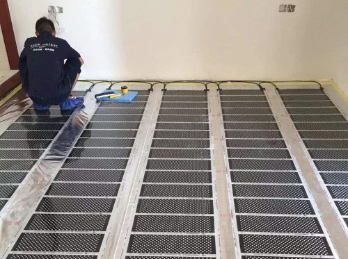 石墨烯電地暖優(yōu)缺點(diǎn)有哪些_石墨烯地暖與電地暖的區(qū)別_石墨烯電地暖鋪設(shè)教程